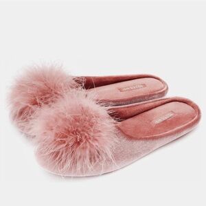Elegant Pink Fluffy Women's Slippers
